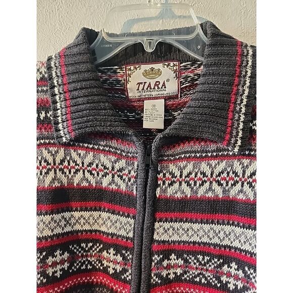Tiara International Fair Isle cardigan Colorful Christmas Red Gray Zip Sz Medium - Picture 3 of 4